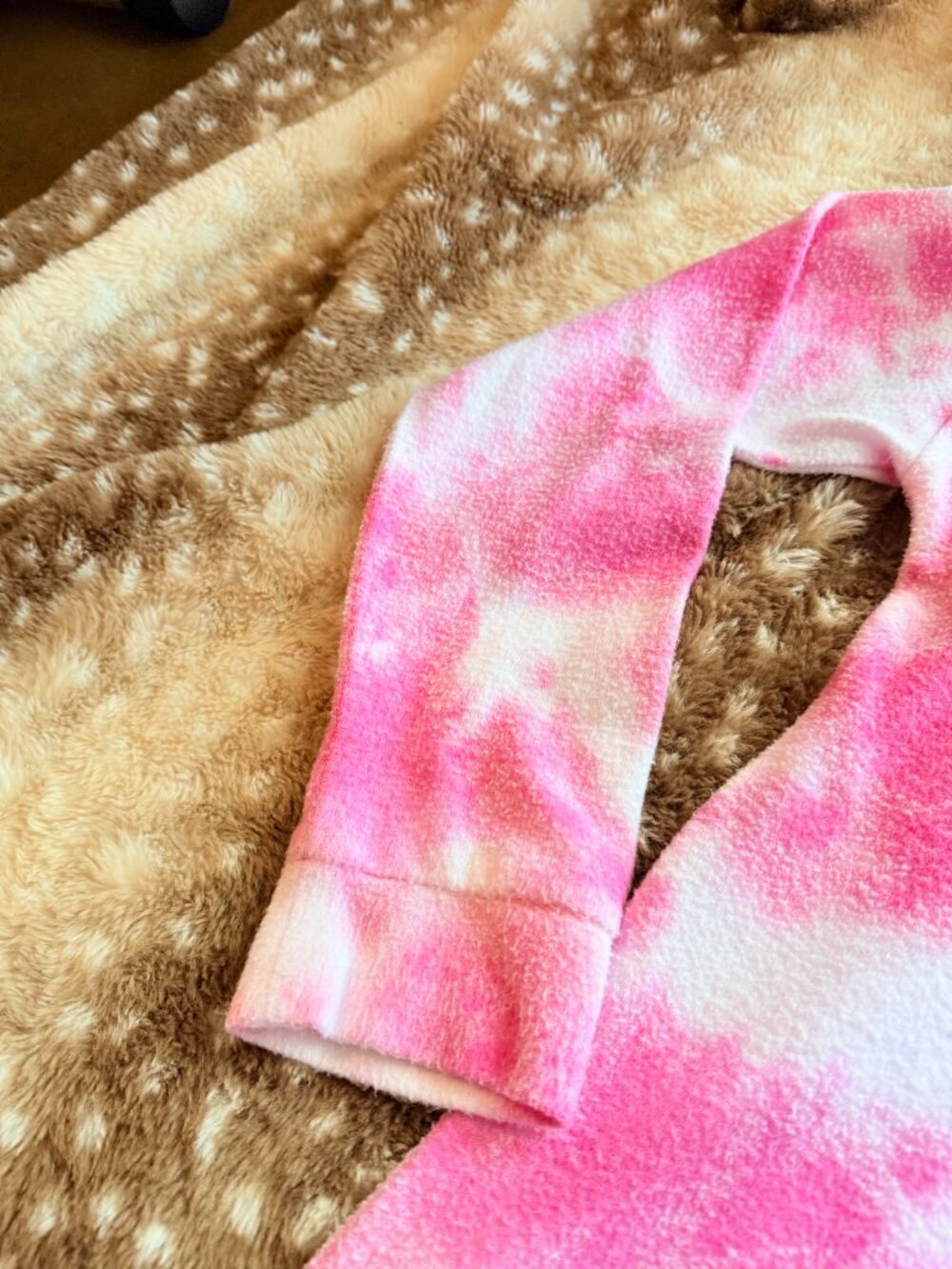 Size M Theo & Spence Pink Tie Dye Soft Fleece Hoodie - Picture 5 of 8